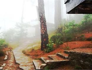 Отель Camp Potters Hill Шимла Экстерьер фото