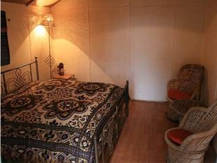 Отель Camp Potters Hill Шимла Экстерьер фото
